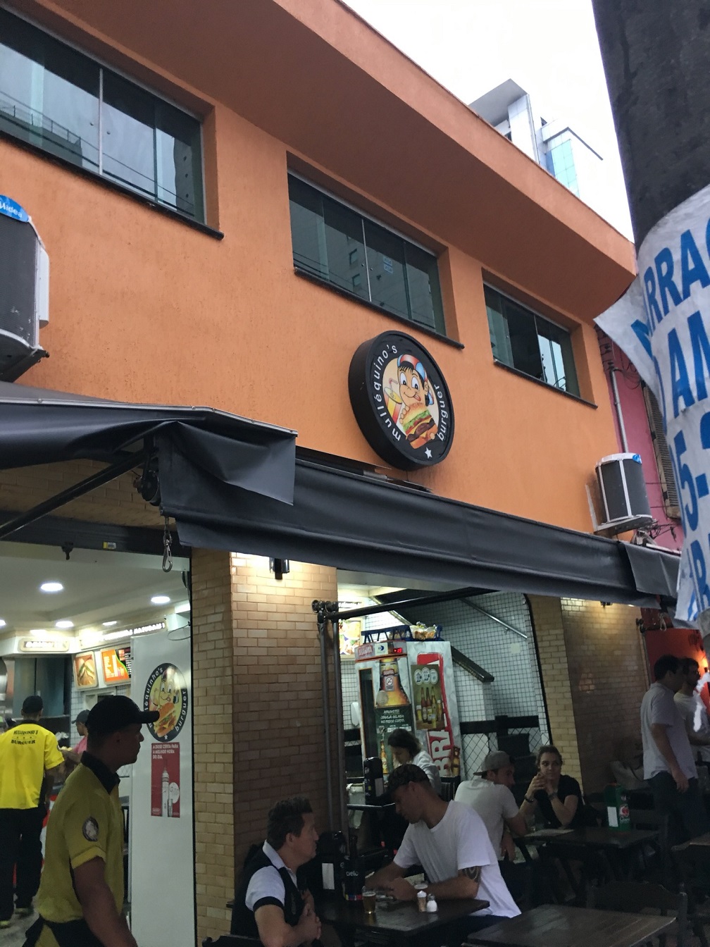 Mullequinhos Burguer - Gomes de Carvalho